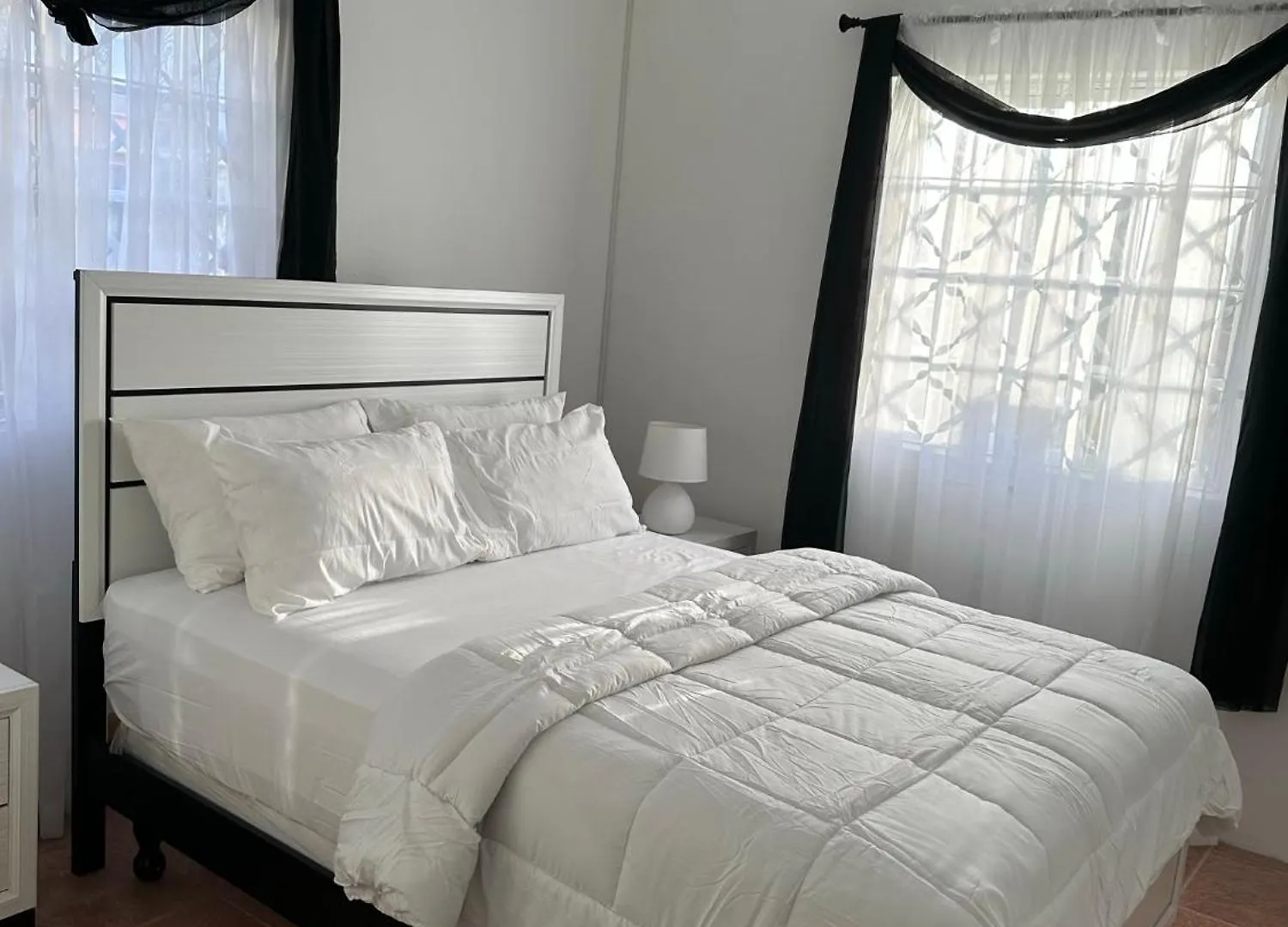 Eagles Nest Villa House Ac Tv Wifi Fan Luxury Modern Albion 0*,  Jamaica