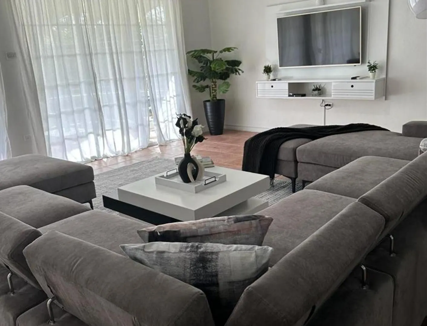 Eagles Nest Villa House Ac Tv Wifi Fan Luxury Modern Albion